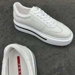 2025年4月23日入荷新品Prada男性用原版復刻 ブランド靴本革製ギフト/誕生日/CT工場