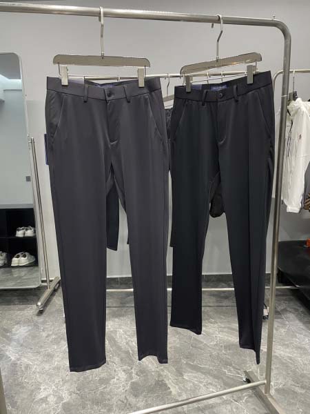 2025年4月24日入荷新作Louis Vuittonスラッ...