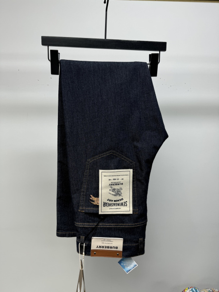 2025年4月25日入荷新作Burberryジーパン 原版复...