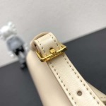 2025年4月27日入荷新作 CELINE  バッグ  3018#SIZE:20cm  /XX工場