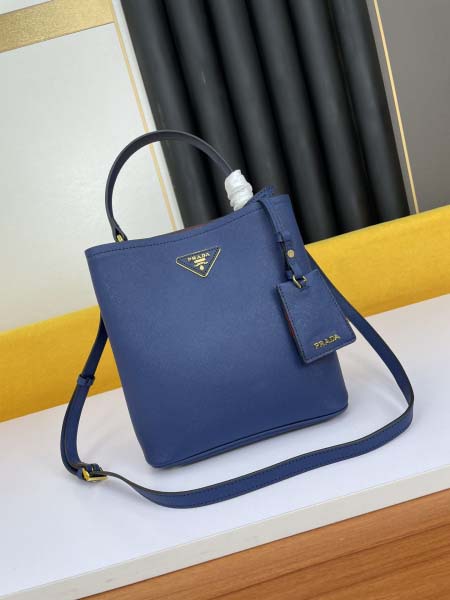 2025年4月27日入荷新作 PRADA 新品Double ...