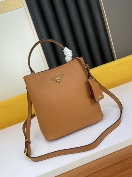 2025年4月27日入荷新作 PRADA 新品Double ...