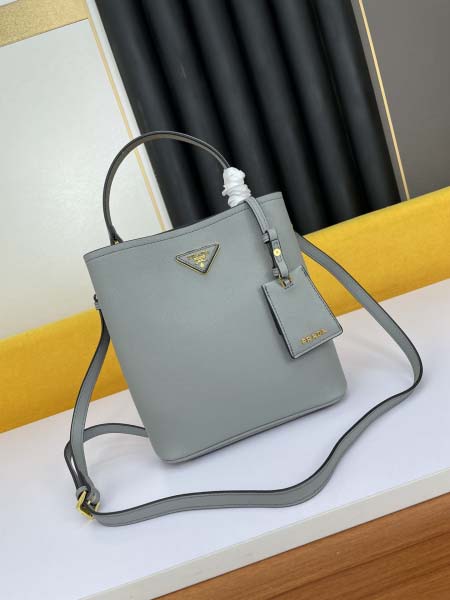 2025年4月27日入荷新作 PRADA 新品Double ...