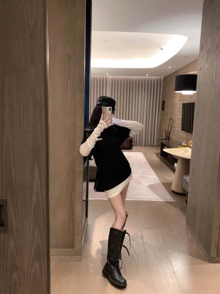 2025年4月29日入荷春夏新作Miumiu長袖Tシャツ c...
