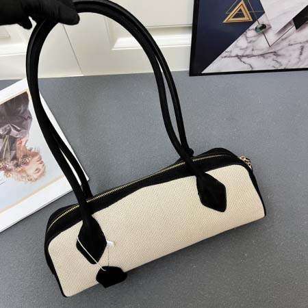 2025年5月28日入荷新作Ailia  新品 Le Teckel  size：32×11×10cmお安い/人気/本革 バッグ/XX工場
