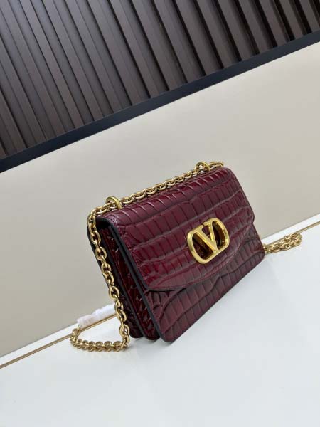 2025年5月28日入荷新作  VALENTINO新品  VLOGO SIGNATURE  -SIZE:24x16x8cm  お安い/人気/本革 バッグ/XX工場