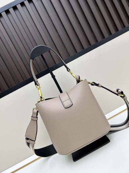 2025年5月28日入荷新作  Saffiano  SIZE:19x18X12cm  お安い/人気/本革 バッグ/XX工場