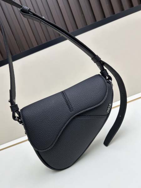 2025年5月28日入荷新作  DiorOblique  SIZE:19.5 x15 x5.5 CM  お安い/人気/本革 バッグ/XX工場