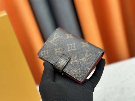 2025年5月28日入荷Louis Vuitton 財布Maison “PortfoilleLowy·Compact”  M12408   SIZE： 11 x 8.5 x 2CM 人気の新作/誕生日プレゼント/ZC工場