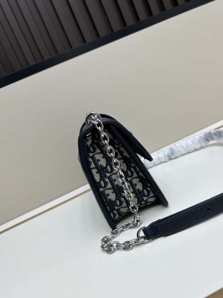 2025年5月29日入荷新作【Dior 30 Montaigne 】 SIZE:25x15x8 お安い/人気/革/バッグ/XX工場