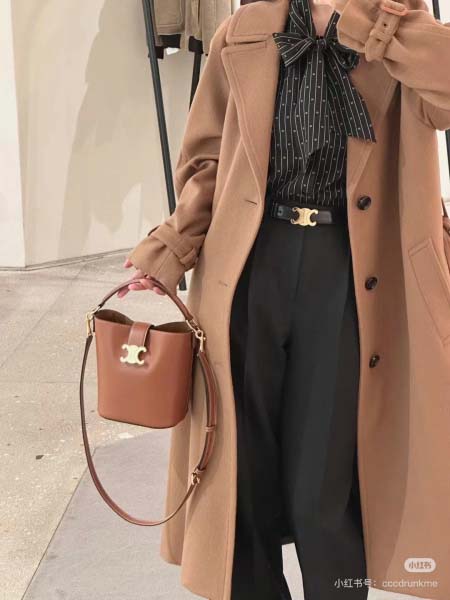 2025年5月29日入荷新作CELINE LouiseSIZE:13.5*16*10cmお安い/人気/革/バッグ/XX工場