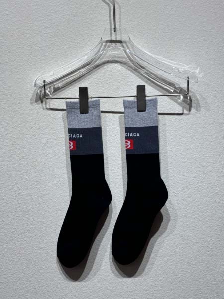 2025年5月27日入荷新作Balenciaga 長い靴下 男女兼用高品質★ファッション/誕生日プレゼント/贈り物/SD工場