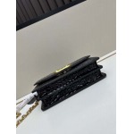 2025年5月28日入荷新作  VALENTINO新品  VLOGO SIGNATURE  -SIZE:24x16x8cm  お安い/人気/本革 バッグ/XX工場