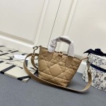 2025年5月28日入荷新作Dior CD mini  SIZE:13*15*12cm  お安い/人気/本革 バッグ/XX工場