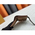 2025年5月28日入荷Louis Vuitton 財布Maison “PortfoilleLowy·Compact”  M12408   SIZE： 11 x 8.5 x 2CM 人気の新作/誕生日プレゼント/ZC工場