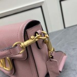 2025年5月29日入荷新作 VALENTINO GARAVANI ALLTIME SIZE：23.5 x18 x 8 CM お安い/人気/革/バッグ/XX工場