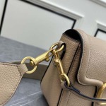 2025年5月29日入荷新作 VALENTINO GARAVANI ALLTIME SIZE：23.5 x18 x 8 CM お安い/人気/革/バッグ/XX工場