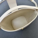 2025年5月29日入荷新作CELINE LouiseSIZE:13.5*16*10cmお安い/人気/革/バッグ/XX工場