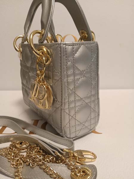 2025年6月5日入荷新作Lady Dior SIZE:17cm    お安い/人気/革/バッグ/SY工場