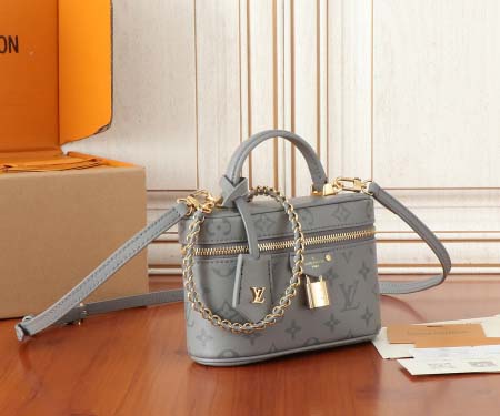 2025年6月26日入荷Louis Vuitton バッグVanity Chain Pouch Nice Monogram 2024 LV LV :M12427: 19CMx11.5CMx6.5CM 高品質人気の新作/誕生日プレゼント/SQ