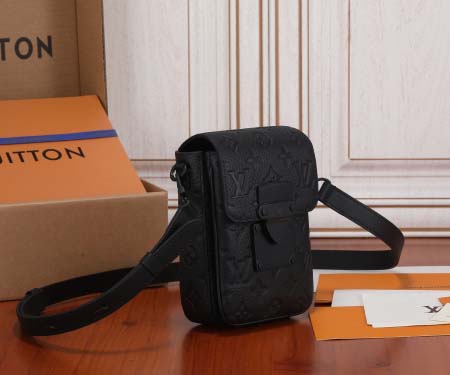 2025年6月26日入荷Louis Vuitton バッグS-Lock Vertical Monogram Taurillon Taurillon Monogram S-lock :M81524:12CMx19CMx7CM 高品質人気の新作
