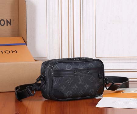 2025年6月26日入荷Louis Vuitton バッグ Neo Alpha Alpha Monogram Eclipse Monogram Eclipse D :M82542:11CMx18.5CMx6.5CM 高品質人気の新作/誕生日