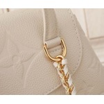 2025年6月26日入荷Louis Vuitton バッグ Backup Monogram Empreinte  :M47106:20CMx22CMx14CM 高品質人気の新作/誕生日プレゼント/SQ工場