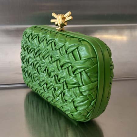 2025年7月7日入荷新作  Bottega Veneta Knot 717622  knotLogo  19x11.5x5   極品/正規品同様/人気/革/バッグ/AJ工場