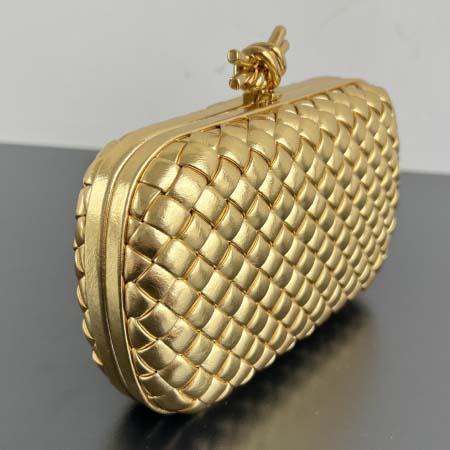 2025年7月7日入荷新作  Bottega Veneta Knot 717622  knotLogo  20x12x5.5   極品/正規品同様/人気/革/バッグ/AJ工場