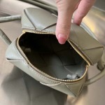 2025年7月7日入荷新作 Bottega Veneta  701915 Cassette  14x14x7  極品/正規品同様/人気/革/バッグ/AJ工場