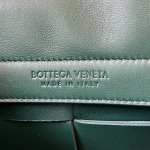 2025年7月7日入荷新作Bottega Veneta  24776778 Mini  11*22*5.5 cm 極品/正規品同様/人気/革/バッグ/AJ工場