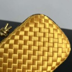 2025年7月7日入荷新作 Bottega Veneta Knot  717622  knot Logo  20x12x5.5 極品/正規品同様/人気/革/バッグ/AJ工場