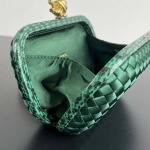 2025年7月7日入荷新作 Bottega Veneta Knot  717622  knot Logo  20x12x5.5 極品/正規品同様/人気/革/バッグ/AJ工場
