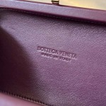 2025年7月7日入荷新作  Bottega Veneta Knot 717622  knotLogo  19x11.5x5   極品/正規品同様/人気/革/バッグ/AJ工場