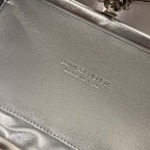 2025年7月7日入荷新作  Bottega Veneta Knot 717622  knotLogo  19x11.5x5   極品/正規品同様/人気/革/バッグ/AJ工場
