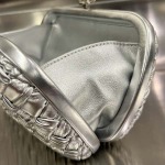 2025年7月7日入荷新作  Bottega Veneta Knot 717622  knotLogo  19x11.5x5   極品/正規品同様/人気/革/バッグ/AJ工場