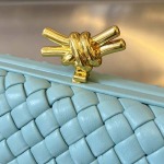 2025年7月7日入荷新作  Bottega Veneta Knot 717622  knotLogo  20x12x5.5   極品/正規品同様/人気/革/バッグ/AJ工場