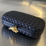 2025年7月7日入荷新作  Bottega Veneta Knot 717622  knotLogo  20x12x5.5   極品/正規品同様/人気/革/バッグ/AJ工場