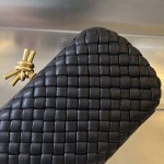 2025年7月7日入荷新作  Bottega Veneta Knot 717622  knotLogo  20x12x5.5   極品/正規品同様/人気/革/バッグ/AJ工場