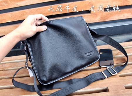 2025年9月8日入荷新作PRADA/人気/本革/バッグ 人気 おすすめ 父の日 誕生日/ギフト プレゼント 結婚式男友達の誕生日プレゼント