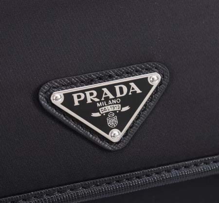 2025年9月8日入荷新作Prada/人気/本革/バッグ 人気 おすすめ 父の日 誕生日/ギフト プレゼント 結婚式男友達の誕生日プレゼント