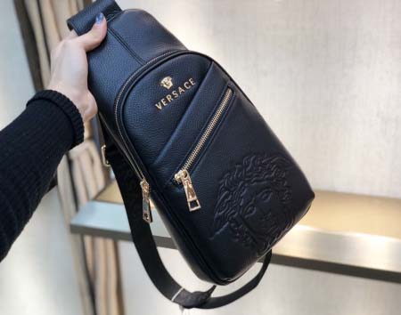 2025年9月8日入荷新作Versace /人気/本革/バッグ 人気 おすすめ 父の日 誕生日/ギフト プレゼント 結婚式男友達の誕生日プレゼント