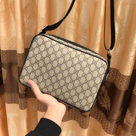 2025年9月8日入荷新作Gucci         /人気/本革/バッグ 人気 おすすめ 父の日 誕生日/ギフト プレゼント 結婚式男友達の誕生日プレゼント