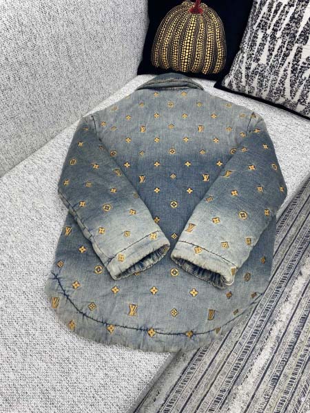 2025年9月11日入荷秋冬新作Louis Vuittonシャツ高品質人気商品/誕生日プレゼント/FF工場