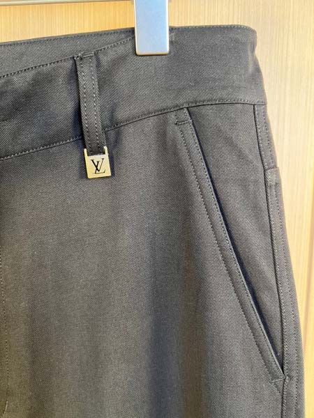 2025年9月15日入荷秋冬新作Louis Vuittonズボン高品質人気商品/誕生日プレゼント/FF工場
