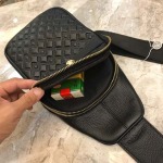 2025年9月5日入荷新作Versace /人気/本革/バッグ 人気 おすすめ 父の日 誕生日/ギフト プレゼント 結婚式男友達の誕生日プレゼント