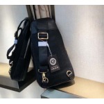 2025年9月8日入荷新作Versace /人気/本革/バッグ 人気 おすすめ 父の日 誕生日/ギフト プレゼント 結婚式男友達の誕生日プレゼント