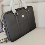 2025年9月8日入荷新作VERSACE /人気/本革/バッグ 人気 おすすめ 父の日 誕生日/ギフト プレゼント 結婚式男友達の誕生日プレゼント