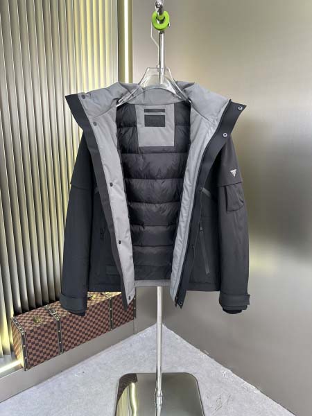 2025年10月23日秋冬入荷新作Pradaダウンジャケット高品質 人気商品/DD工場