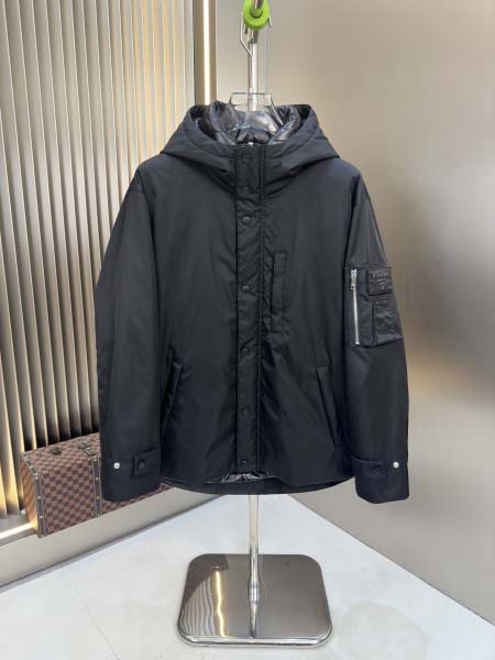 2025年10月22日秋冬入荷新作Prada ダウンジャケッ...